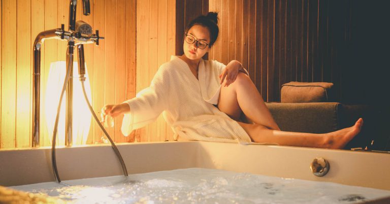 How to Use a Jacuzzi Tub in a Hotel: A Step-by-Step Guide
