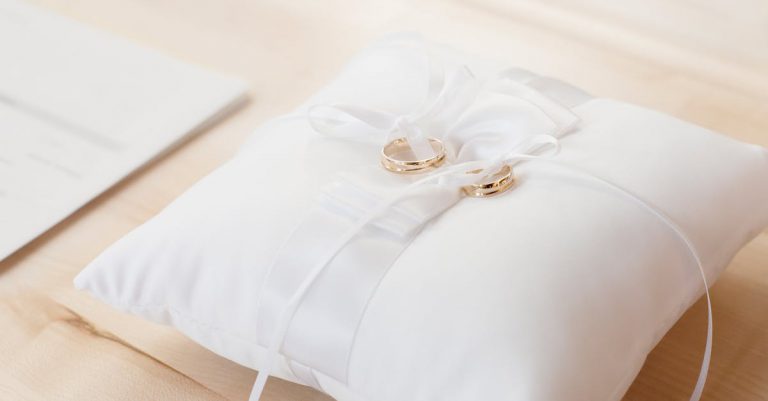 What to Put in Wedding Hotel Bags?