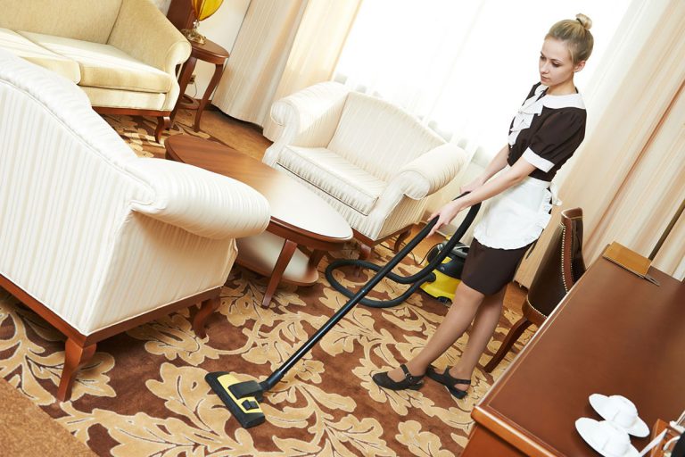 How much to tip a cleaning lady in a hotel?