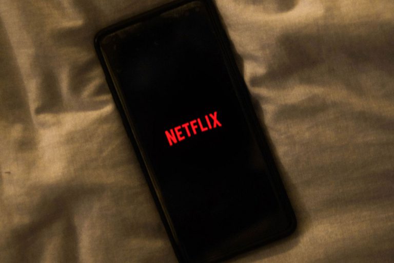 How to Watch Netflix on Hotel TV from iPhone