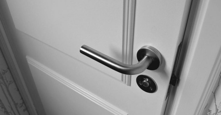 How to Lock a Hotel Room Door from the Inside: A Complete Guide