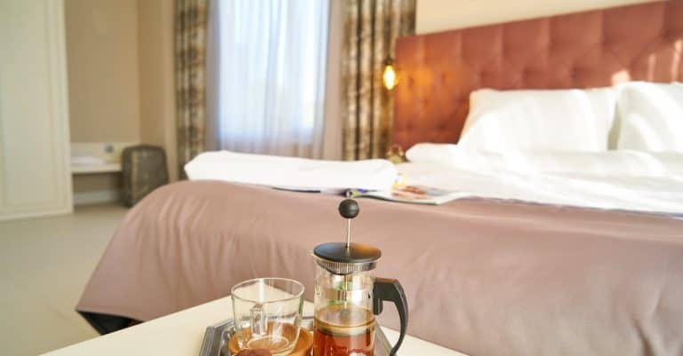 The Cost of Tea at Hotels – Do You Pay Extra?