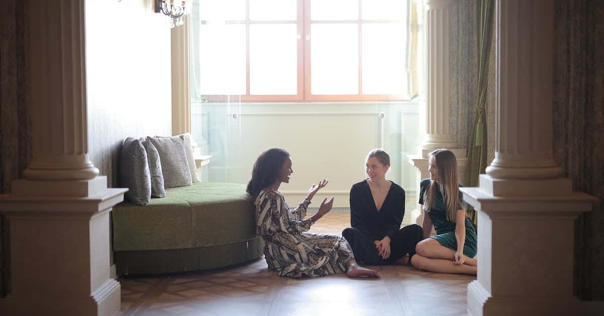 Can I Bring Friends To My Hotel Room? Hotel Chantelle