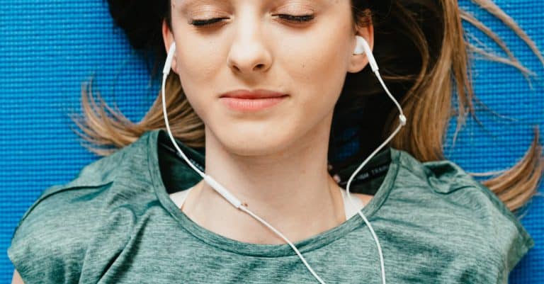 Can You Listen To Music In A Hotel Room? A Guide To Enjoying Your Favorite Tunes While Traveling