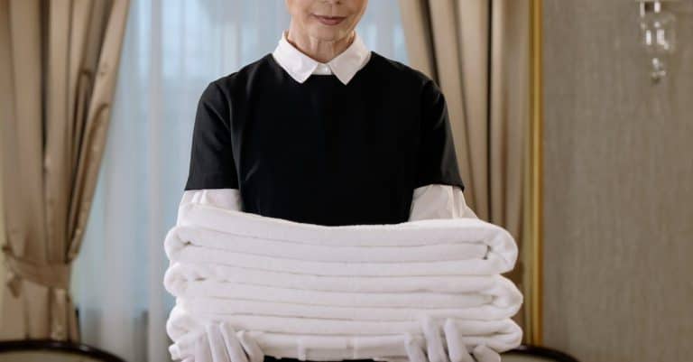 Can You Take Hotel Towels For Free?