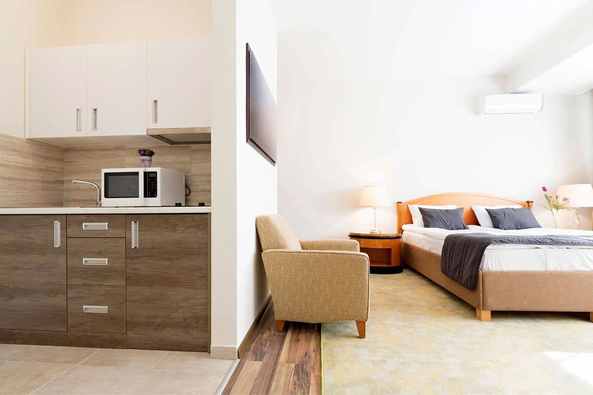 https://hotelchantelle.com/wp-content/uploads/2023/07/do-aloft-hotels-have-a-microwave.jpg