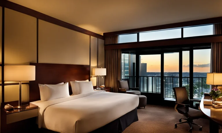 The 3 Types of Hotel Rooms: Standard, Deluxe, and Suite