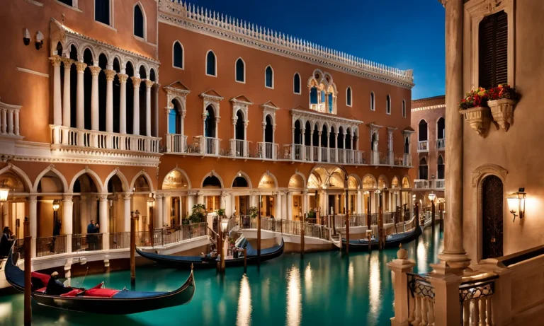 What Hotel Does The Venetian Connect To In Las Vegas?